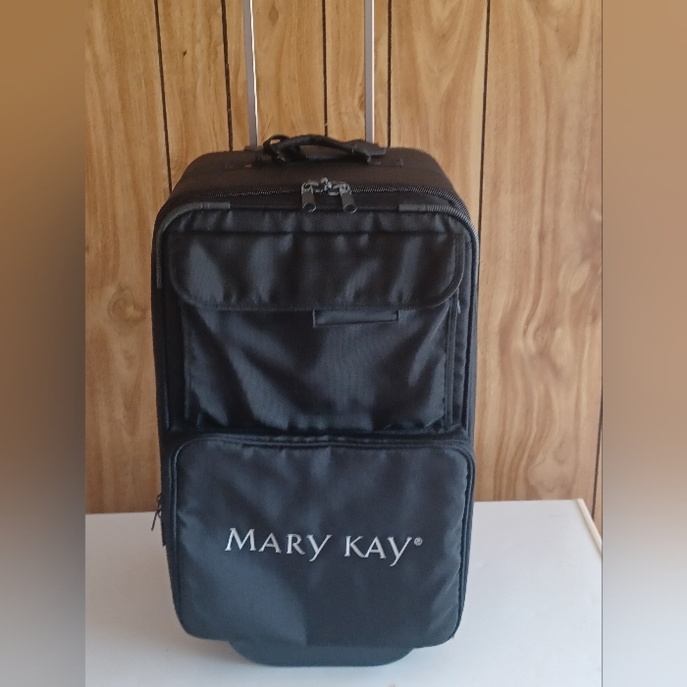 Practically New MARY KAY CONSULTANT WHEELED ROLLING TRAVEL CASE LUGGAGE SUITCASE